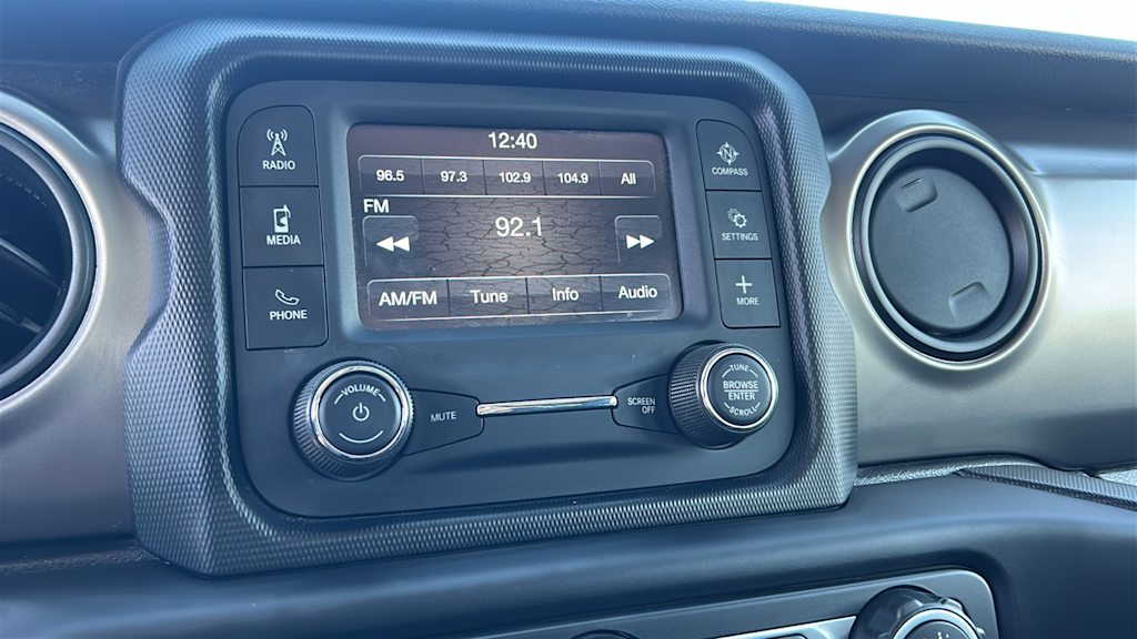 Thumbnail: 2019 Jeep Wrangler - 13