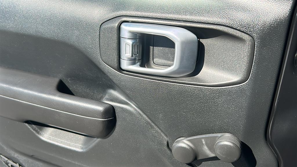 Thumbnail: 2019 Jeep Wrangler - 27