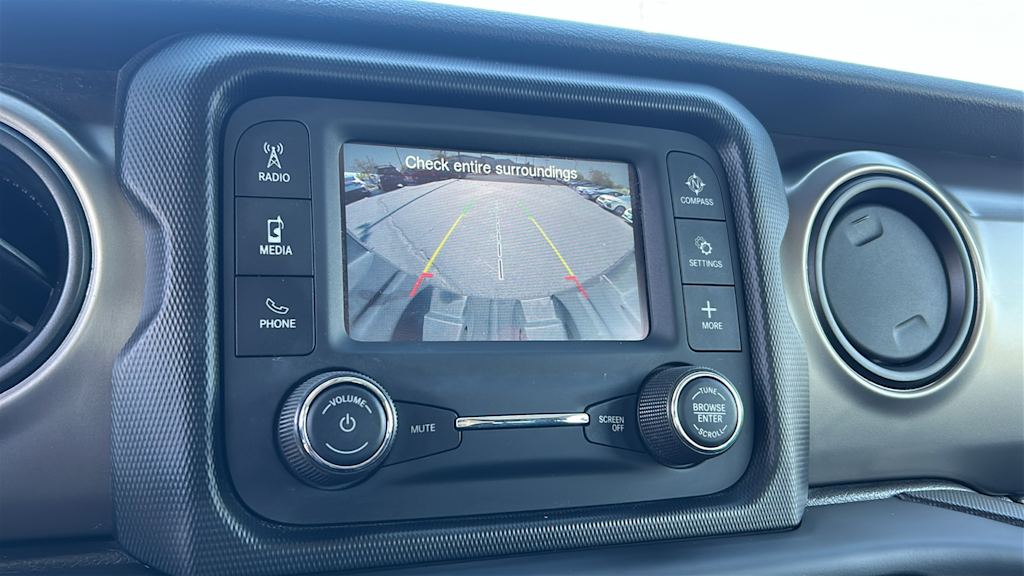 Thumbnail: 2019 Jeep Wrangler - 23