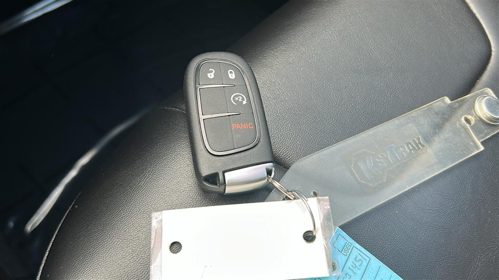 Thumbnail: 2022 Jeep Cherokee - 17