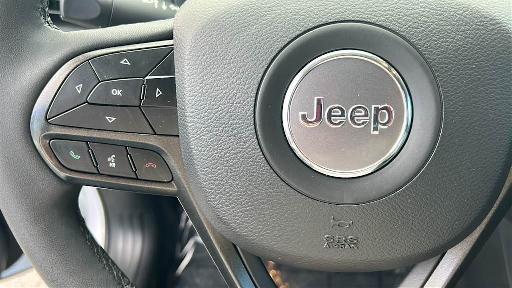 Thumbnail: 2022 Jeep Cherokee - 25