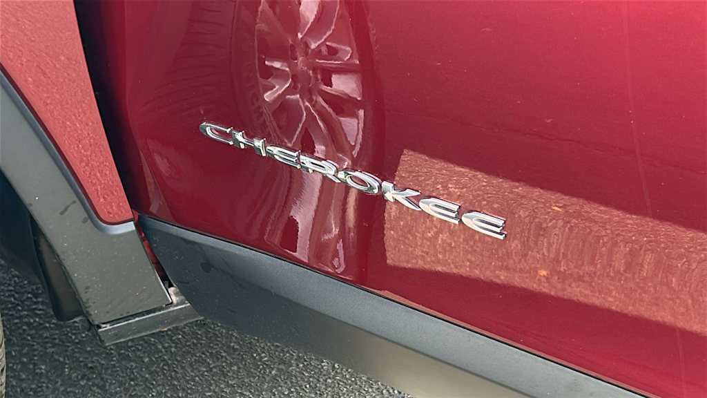 Thumbnail: 2021 Jeep Cherokee - 7