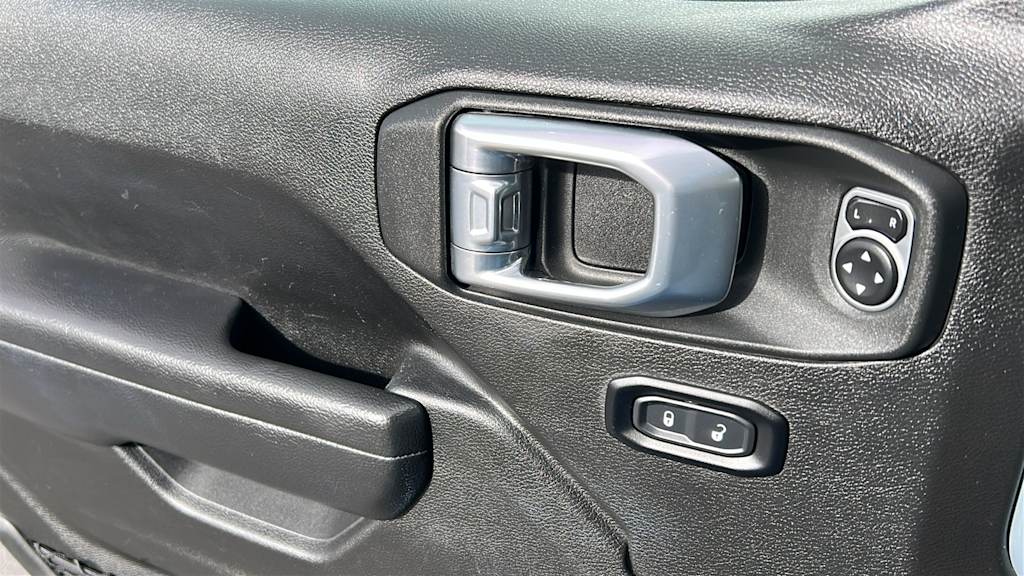 Thumbnail: 2025 Jeep Wrangler - 28