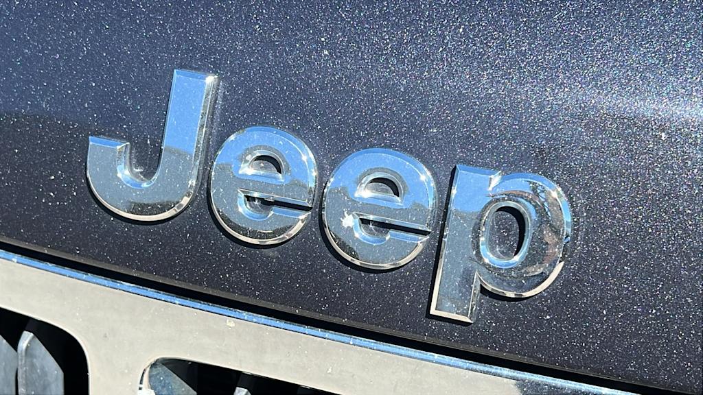 Thumbnail: 2013 Jeep Grand Cherokee - 21