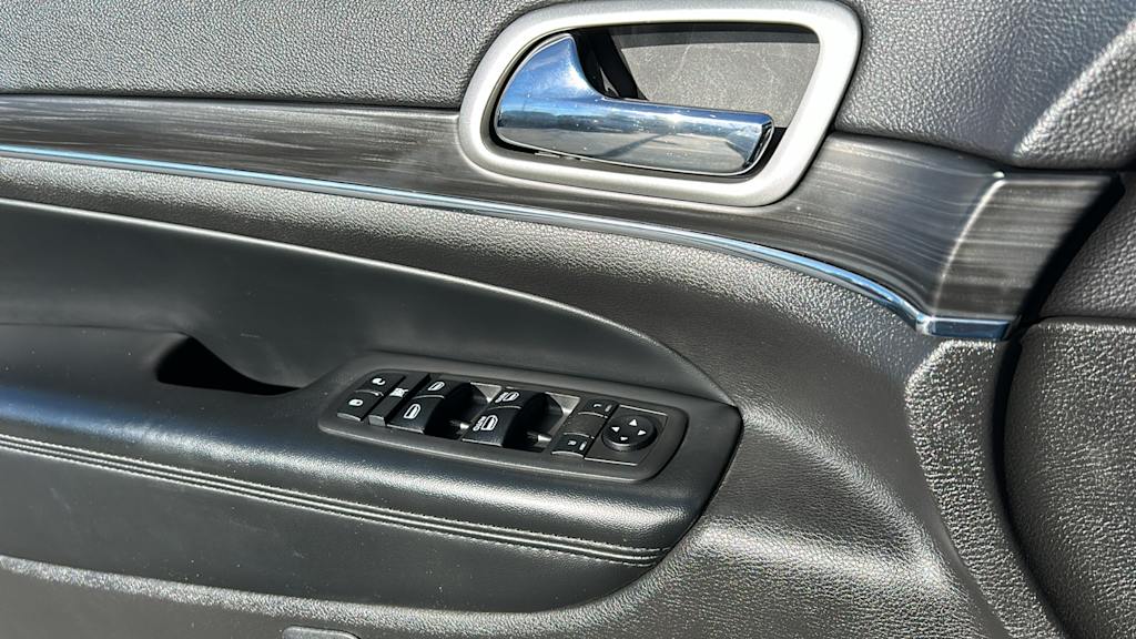 Thumbnail: 2021 Jeep Grand Cherokee - 28