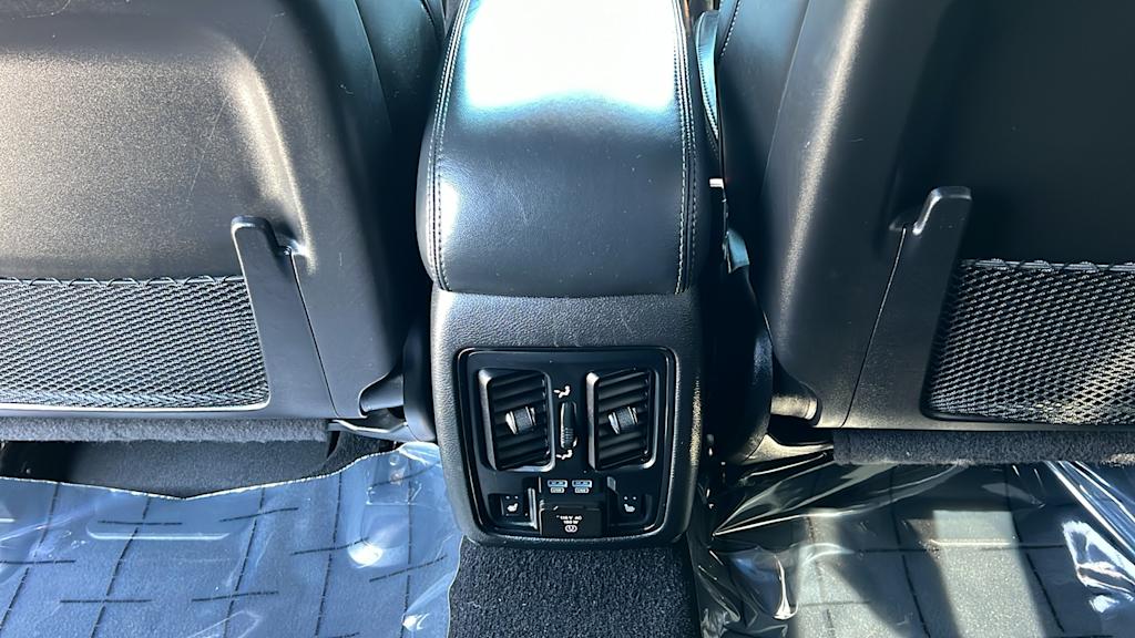 2021 Jeep Grand Cherokee Trackhawk 29