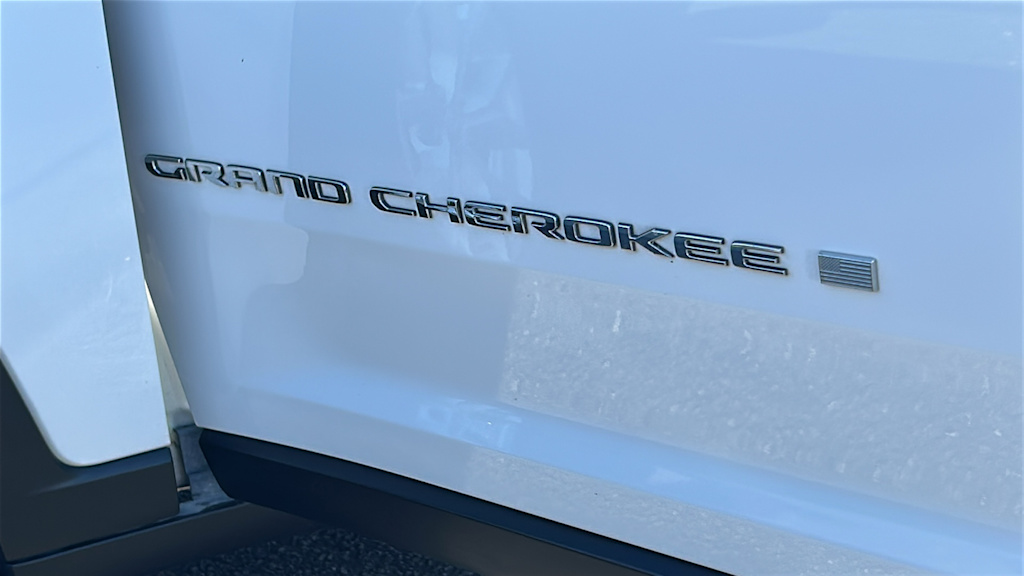 Thumbnail: 2023 Jeep Grand Cherokee - 7