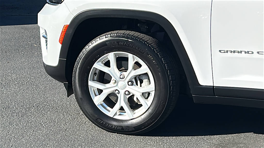 Thumbnail: 2023 Jeep Grand Cherokee - 8