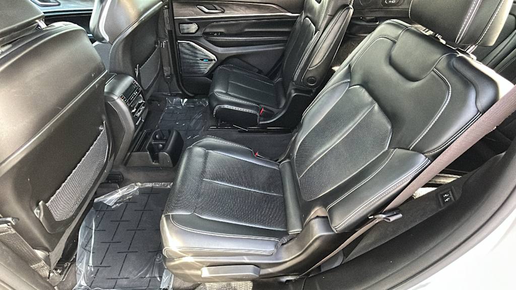 Thumbnail: 2021 Jeep Grand Cherokee L - 11