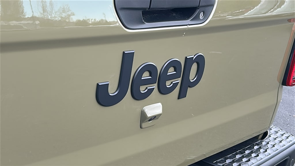 Thumbnail: 2025 Jeep Gladiator - 7