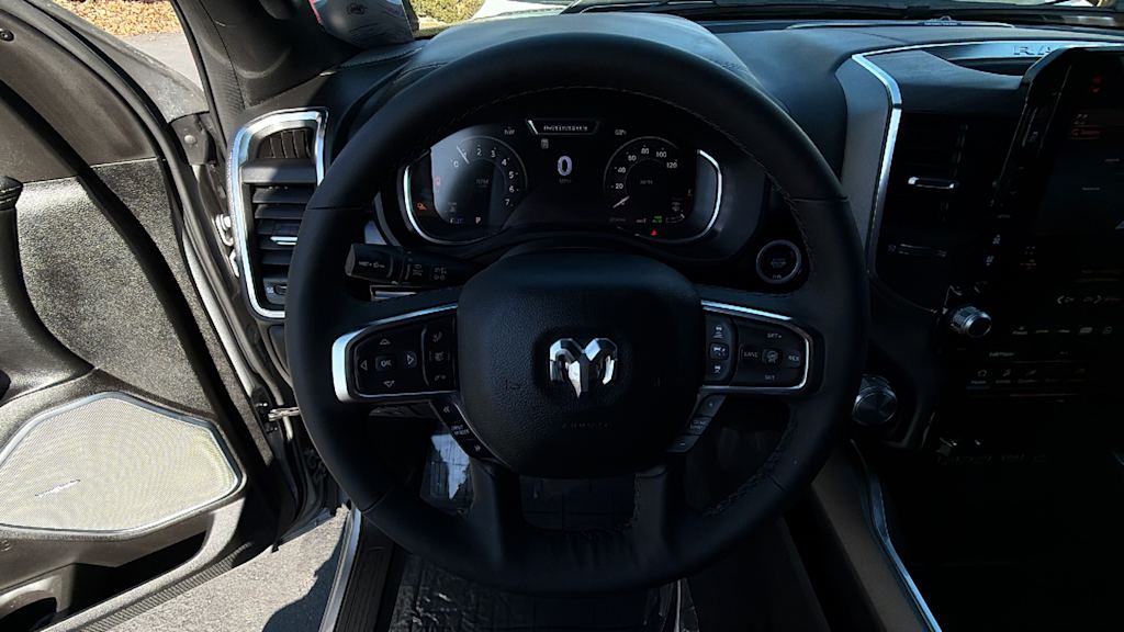 Thumbnail: 2025 RAM 1500 - 9