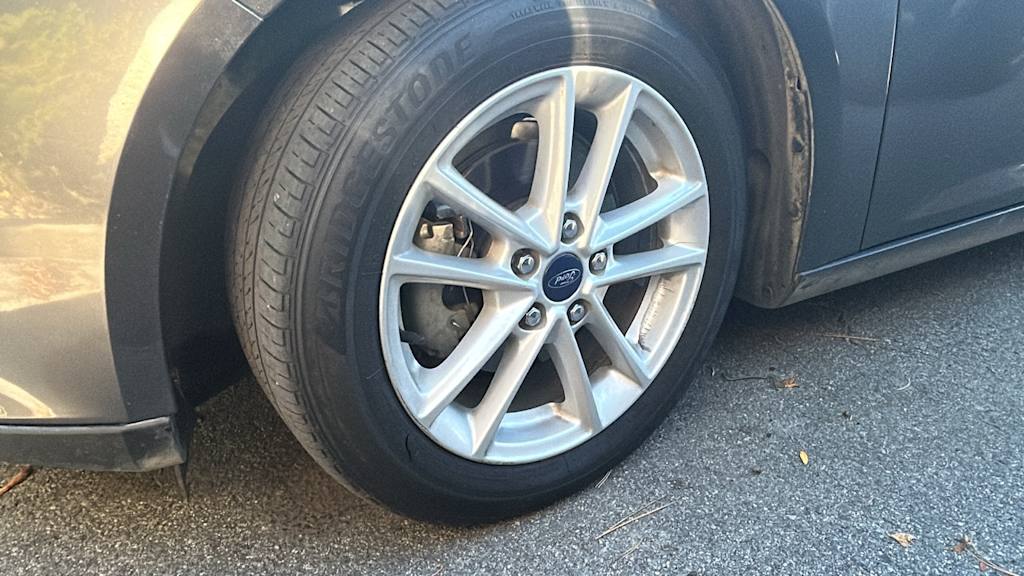 Thumbnail: 2015 Ford Focus - 6