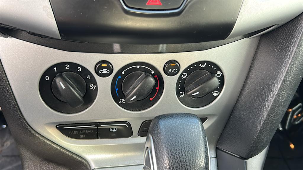 Thumbnail: 2014 Ford Focus - 22