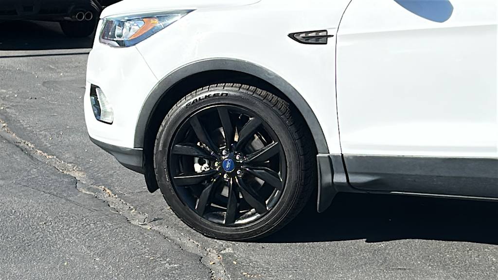 Thumbnail: 2017 Ford Escape - 8