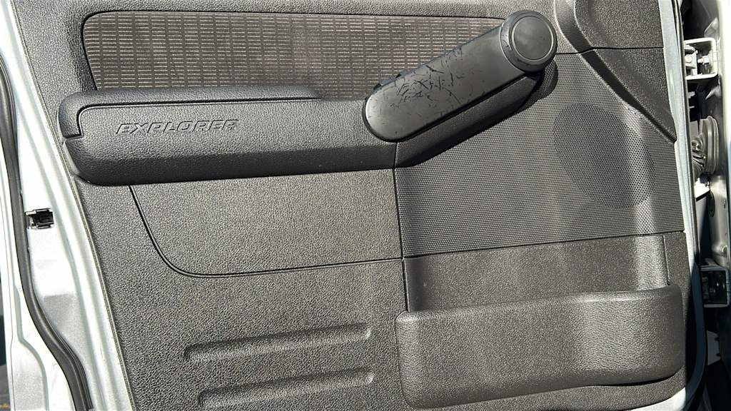 Thumbnail: 2010 Ford Explorer - 11