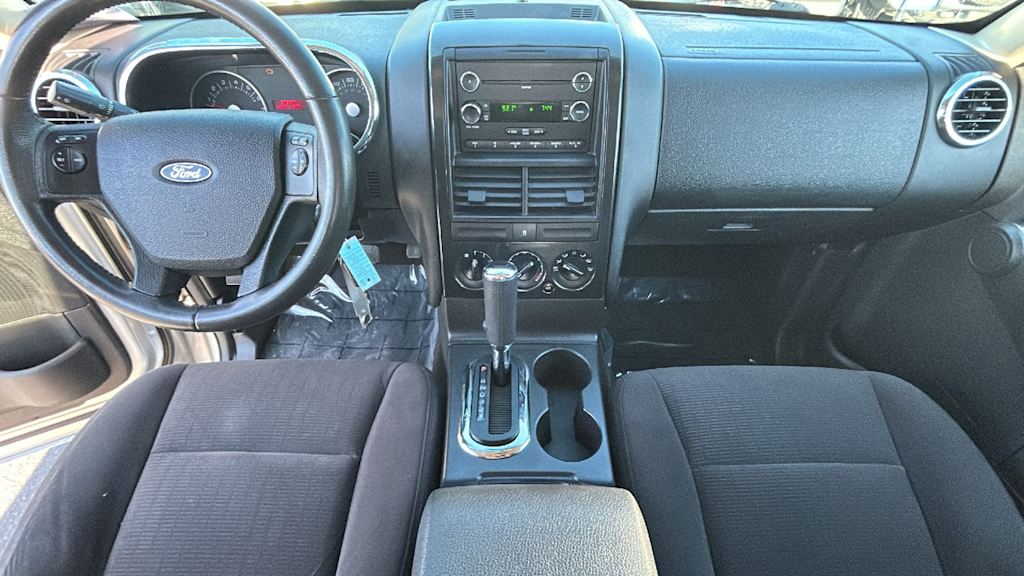 Thumbnail: 2010 Ford Explorer - 13