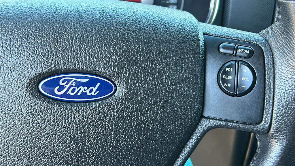 Thumbnail: 2010 Ford Explorer - 25