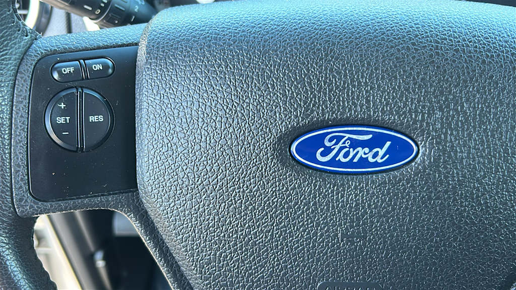 Thumbnail: 2010 Ford Explorer - 24