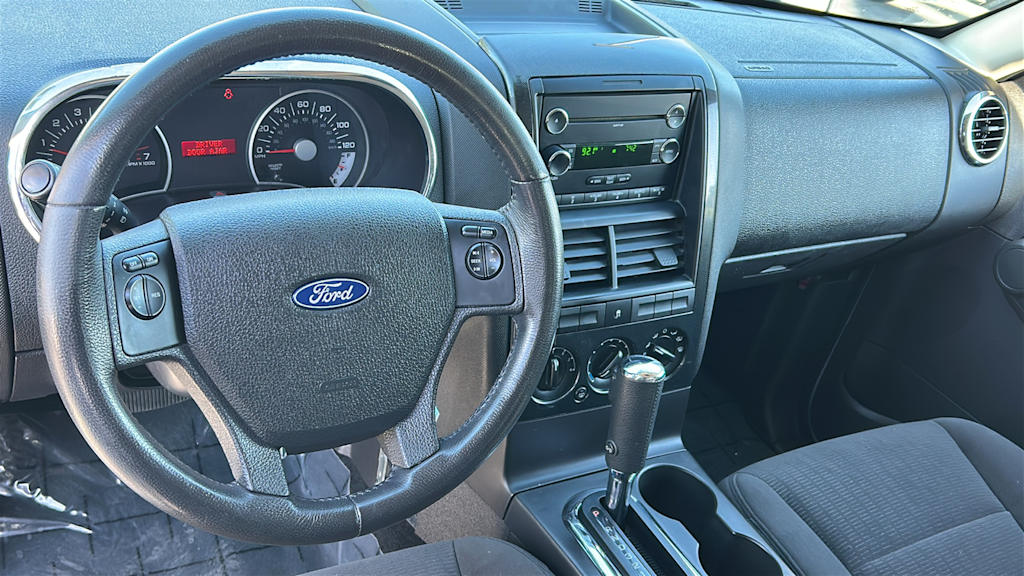 Thumbnail: 2010 Ford Explorer - 2