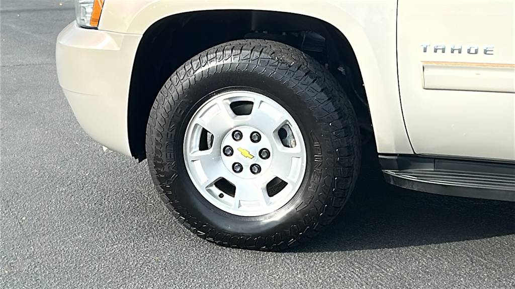 Thumbnail: 2012 Chevrolet Tahoe - 8