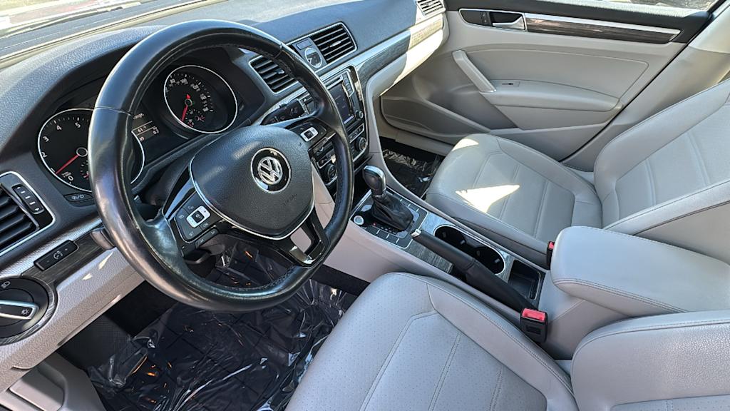 Thumbnail: 2016 Volkswagen Passat - 2