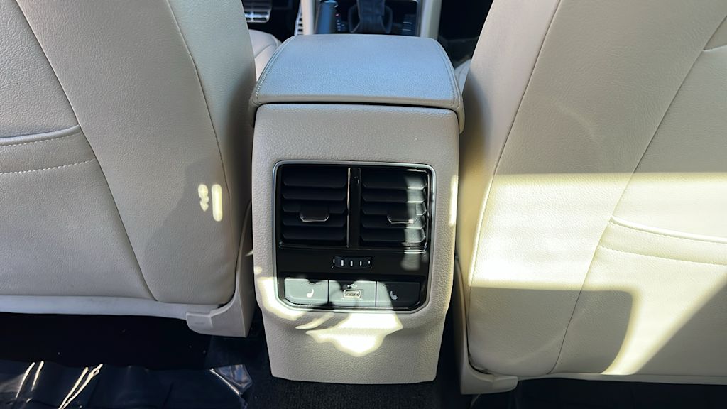 Thumbnail: 2017 Volkswagen Passat - 30