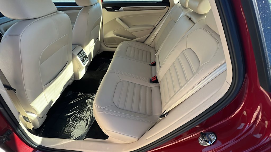 Thumbnail: 2017 Volkswagen Passat - 29