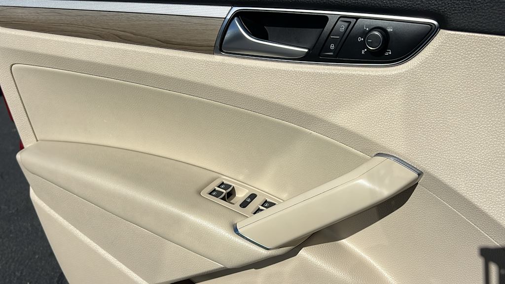 Thumbnail: 2017 Volkswagen Passat - 27