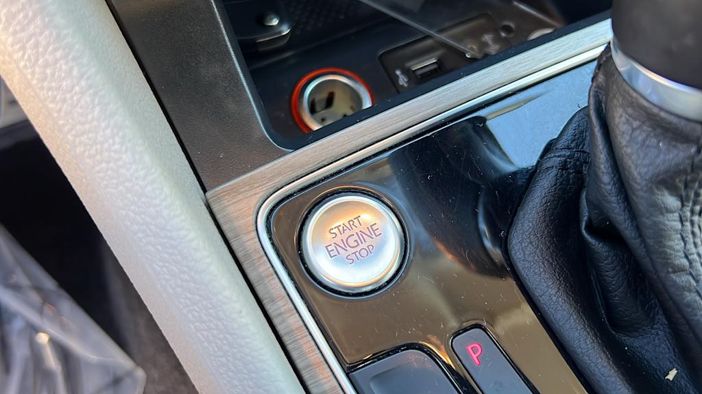 Thumbnail: 2017 Volkswagen Passat - 24