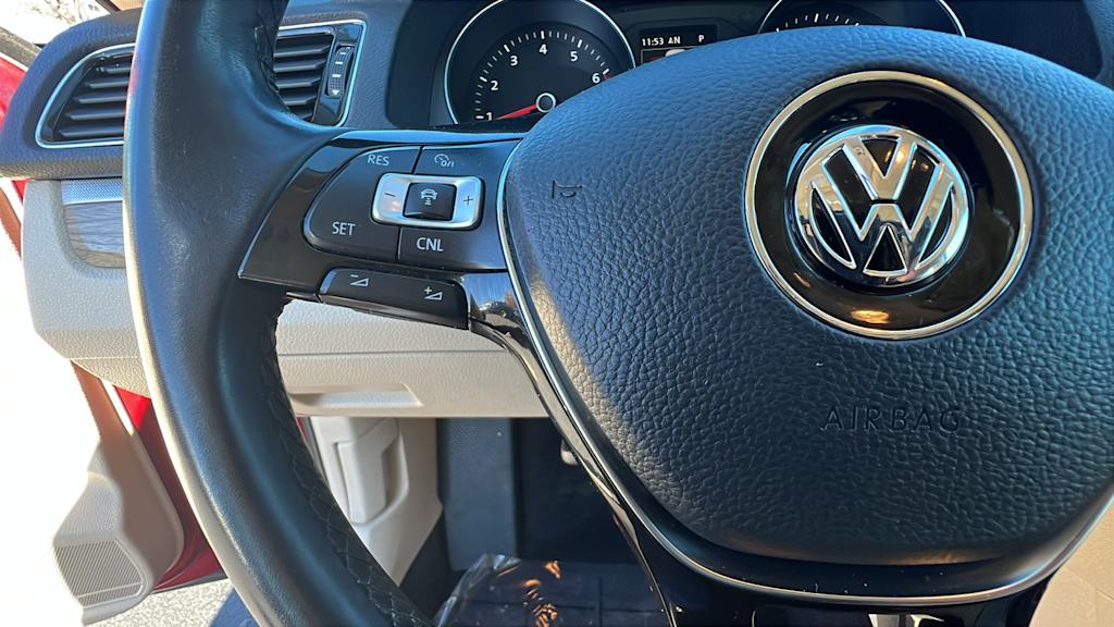 Thumbnail: 2017 Volkswagen Passat - 25