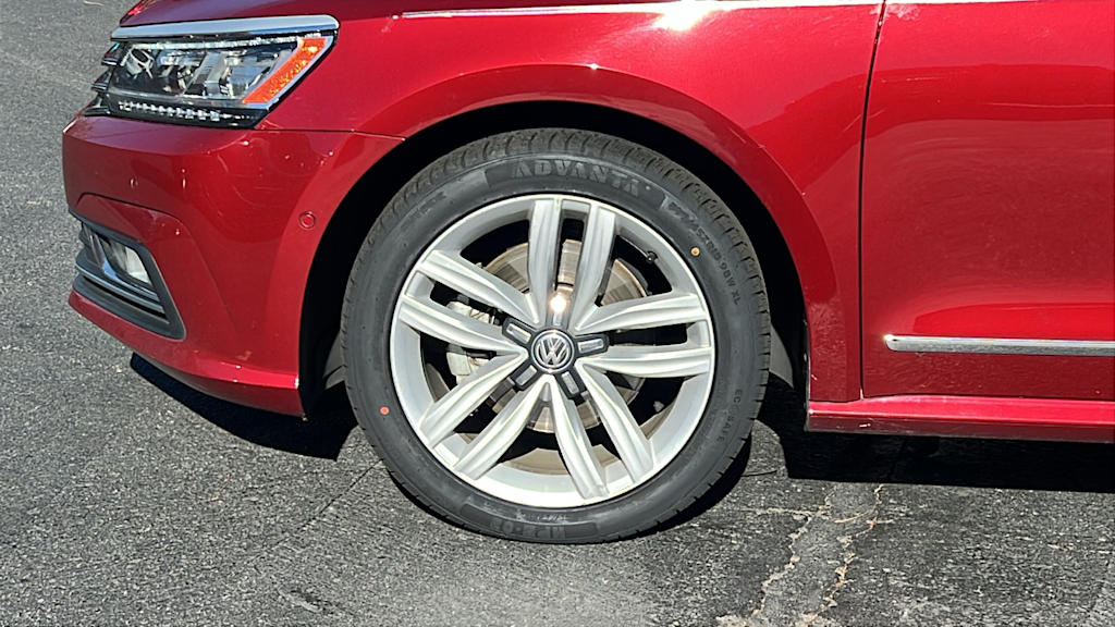 Thumbnail: 2017 Volkswagen Passat - 8