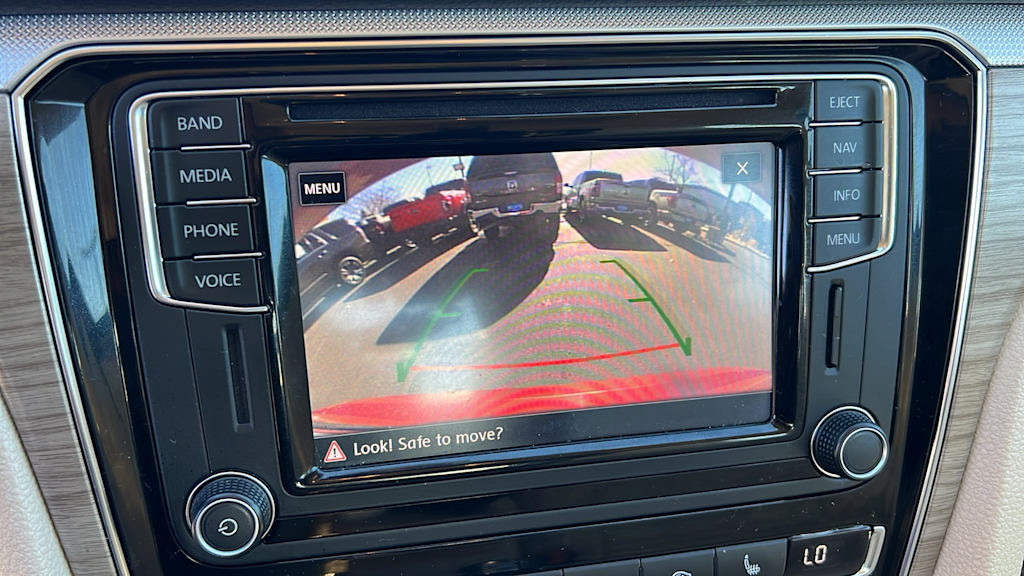 Thumbnail: 2017 Volkswagen Passat - 23