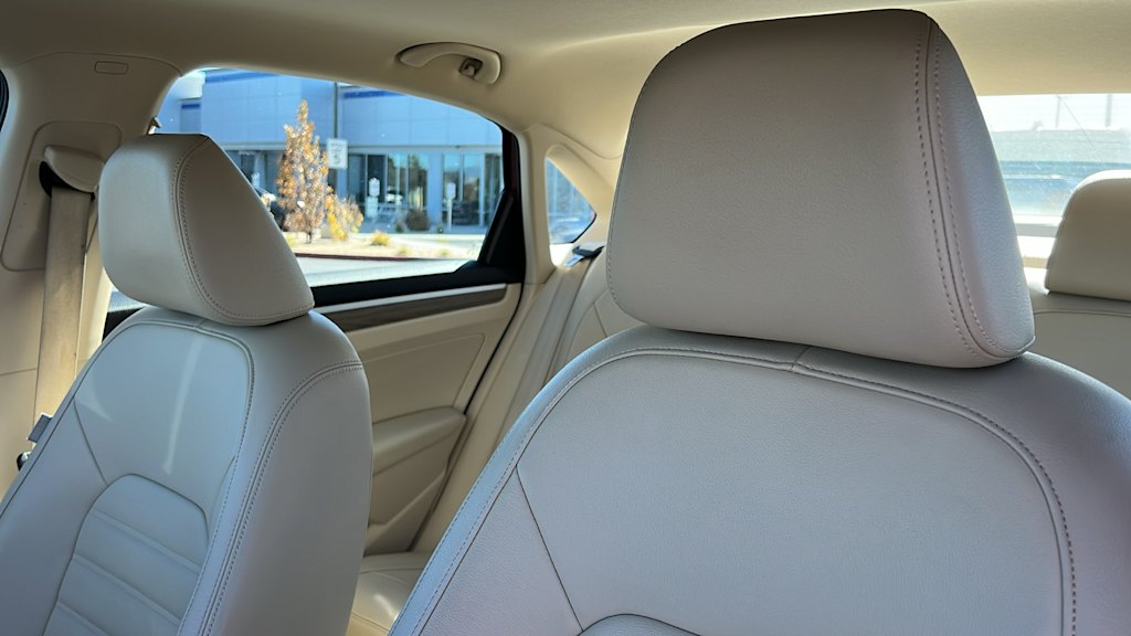 Thumbnail: 2017 Volkswagen Passat - 10