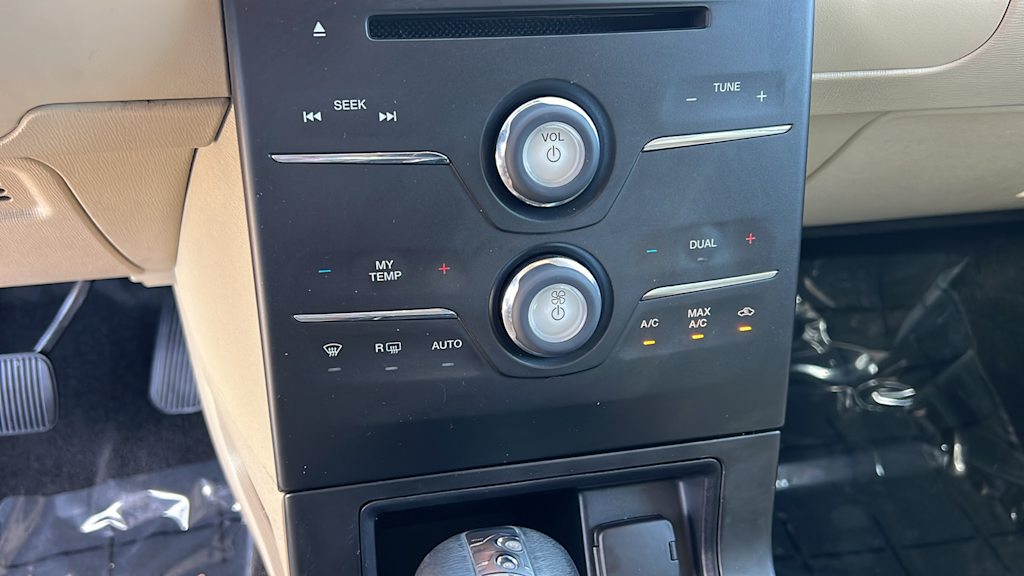 Thumbnail: 2016 Ford Flex - 23