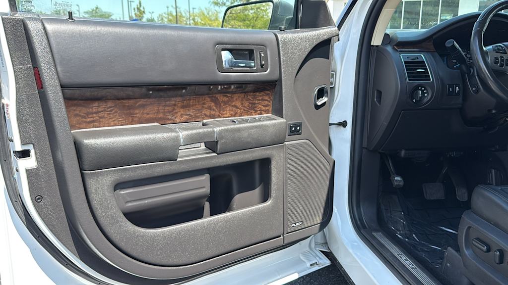 Thumbnail: 2016 Ford Flex - 28