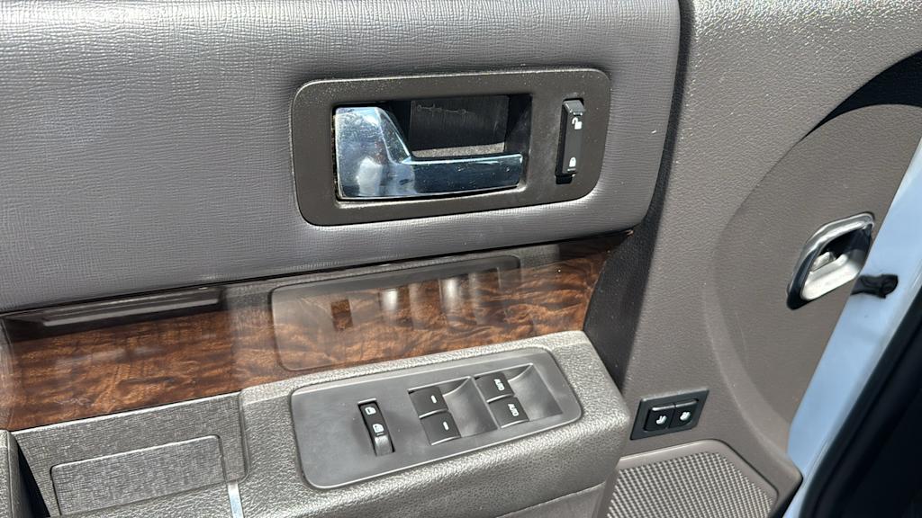 Thumbnail: 2016 Ford Flex - 27