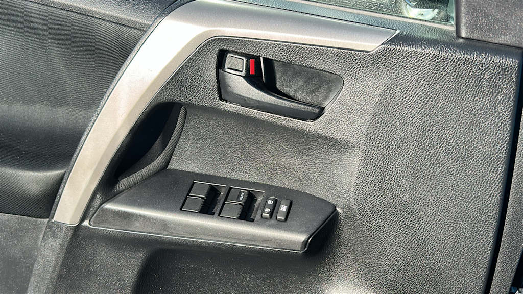 Thumbnail: 2016 Toyota RAV4 - 26