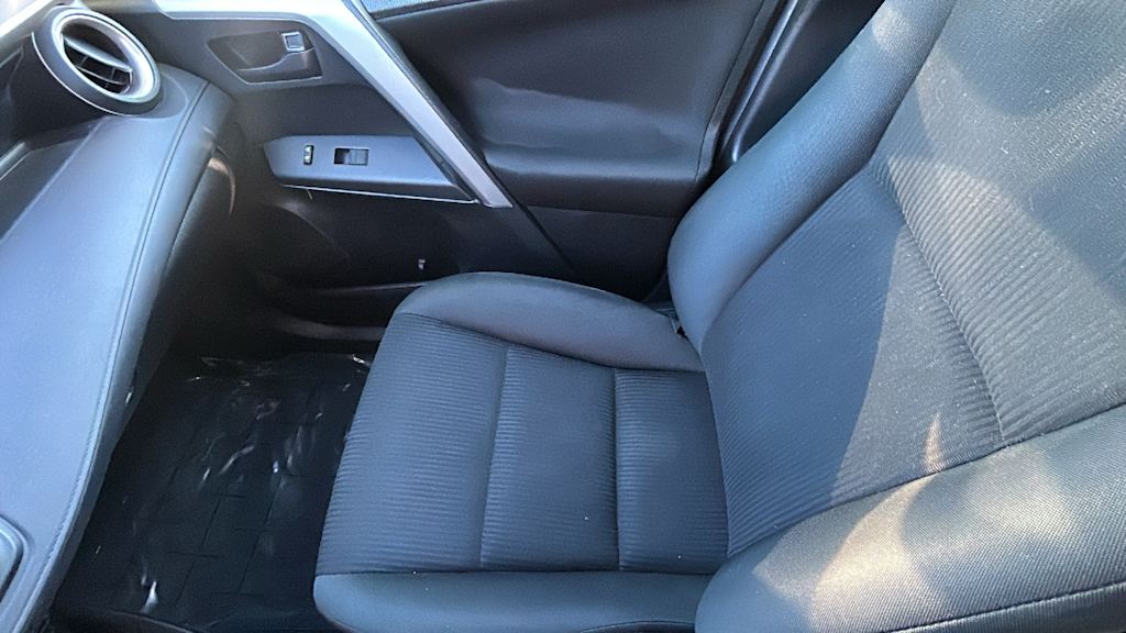 Thumbnail: 2016 Toyota RAV4 - 10