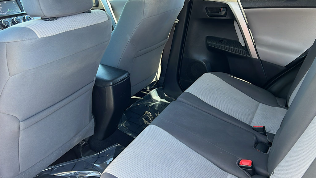 Thumbnail: 2015 Toyota RAV4 - 12
