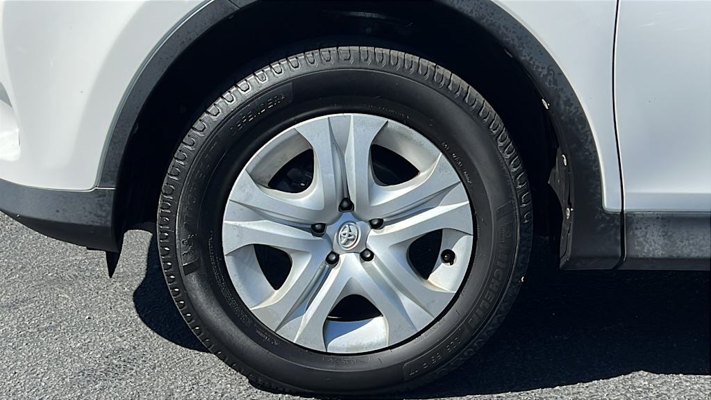 Thumbnail: 2015 Toyota RAV4 - 8