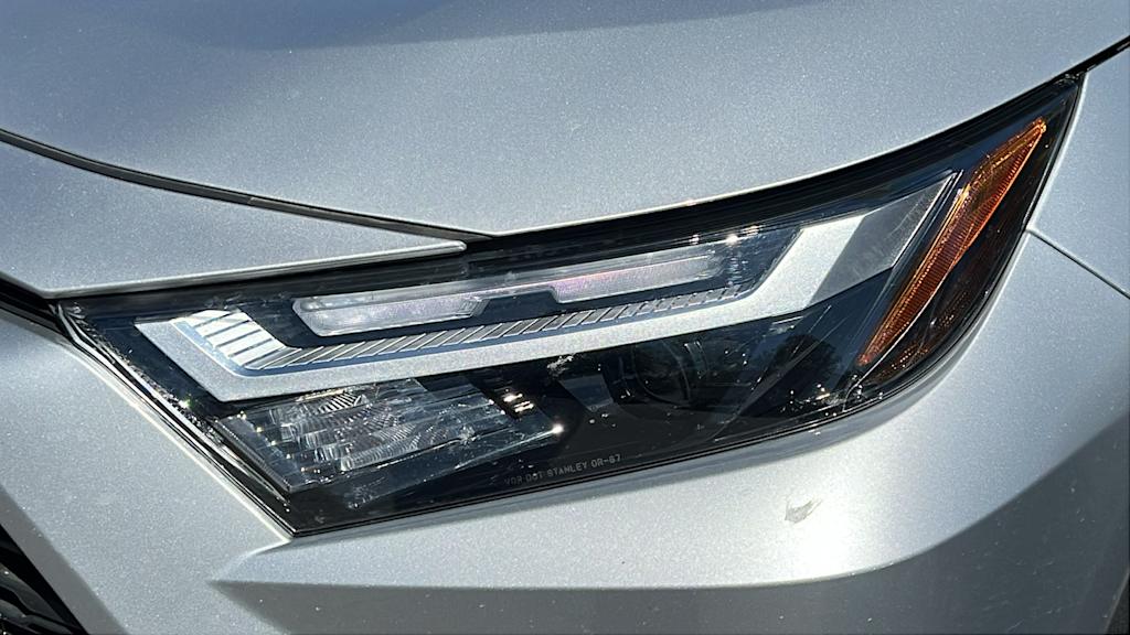 2023 Toyota RAV4 LE 10