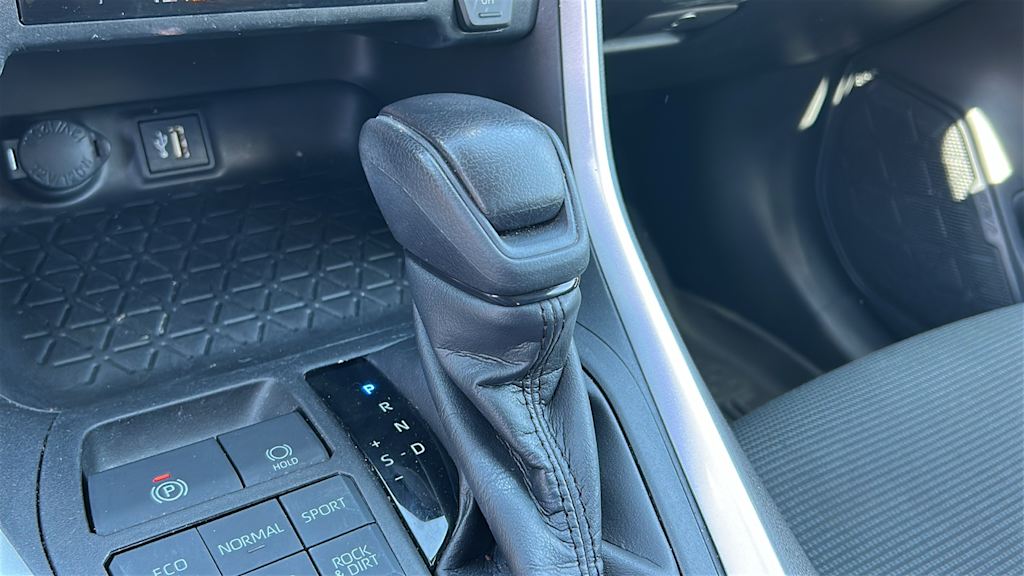 Thumbnail: 2023 Toyota RAV4 - 13