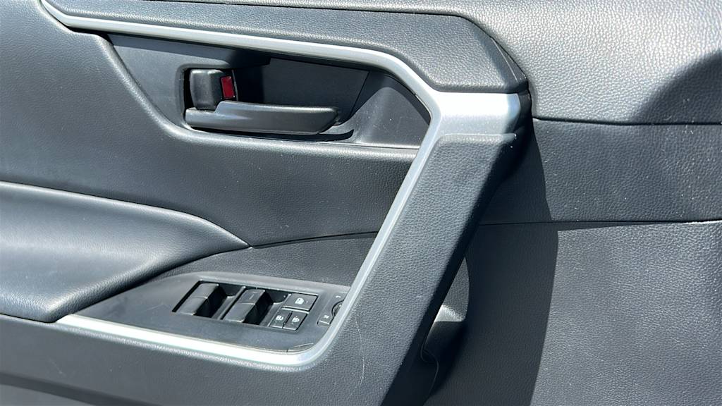 Thumbnail: 2023 Toyota RAV4 - 27