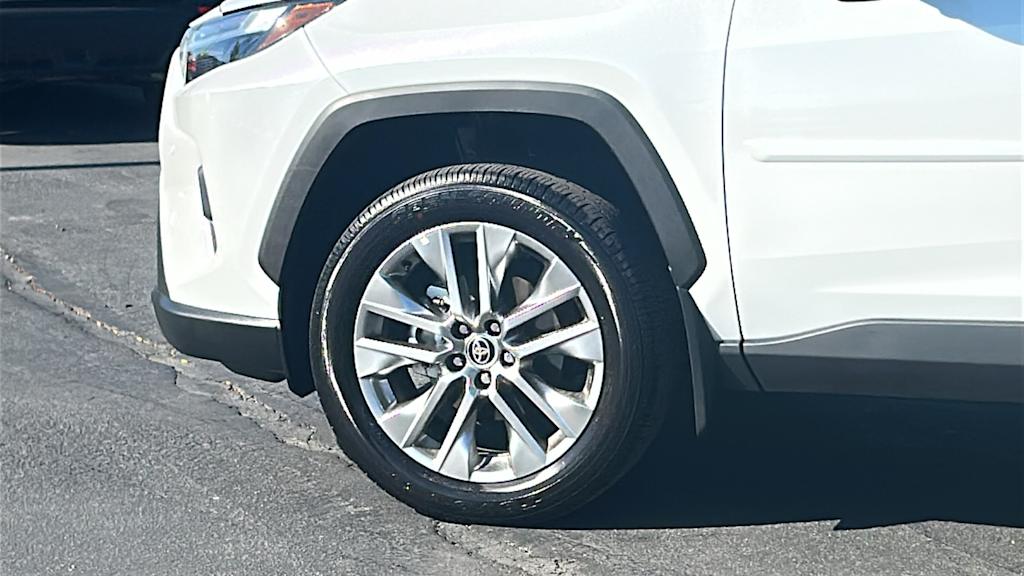 Thumbnail: 2025 Toyota RAV4 - 8
