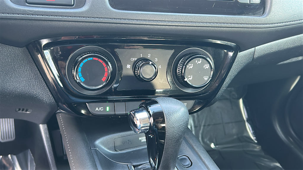 Thumbnail: 2018 Honda HR-V - 22