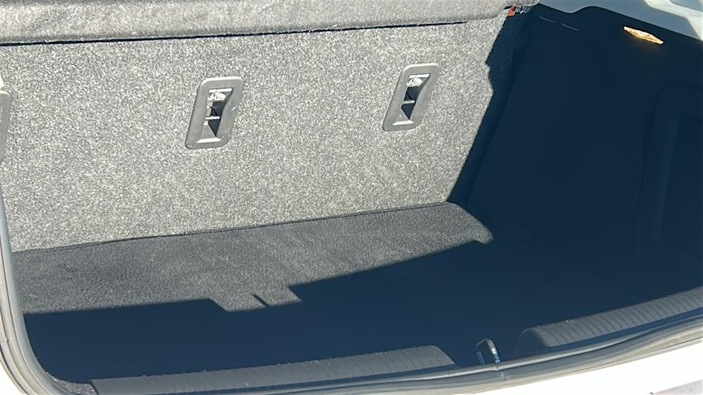 Thumbnail: 2019 Chevrolet Cruze - 18