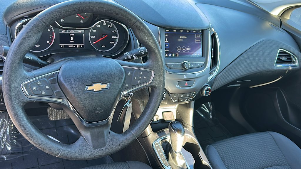 Thumbnail: 2019 Chevrolet Cruze - 2