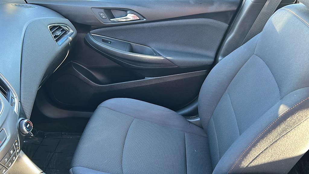 Thumbnail: 2019 Chevrolet Cruze - 11