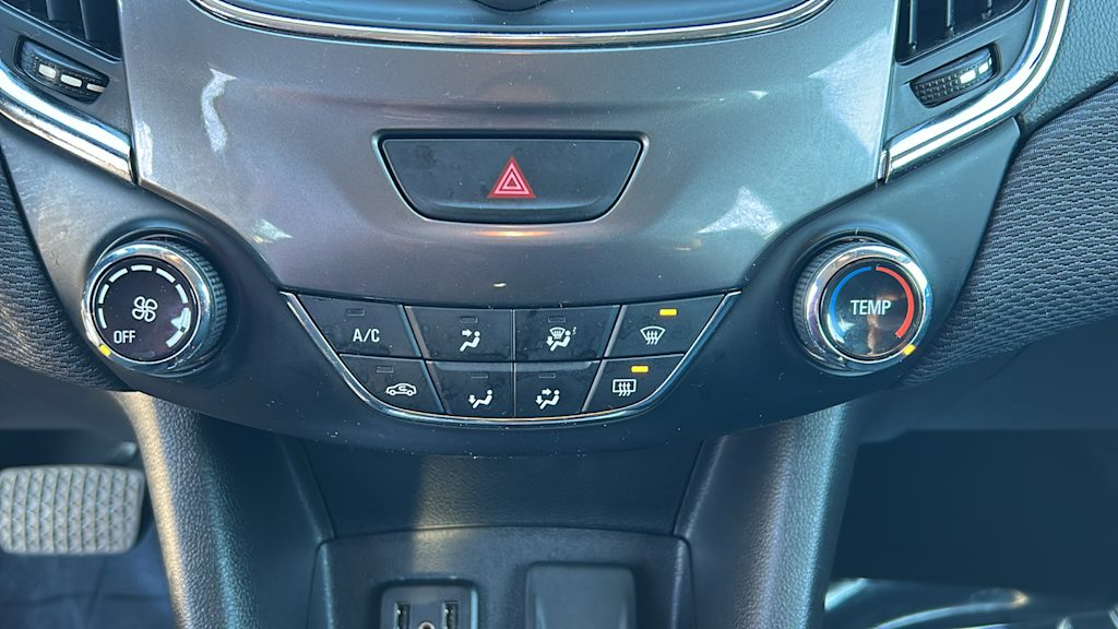 Thumbnail: 2019 Chevrolet Cruze - 22