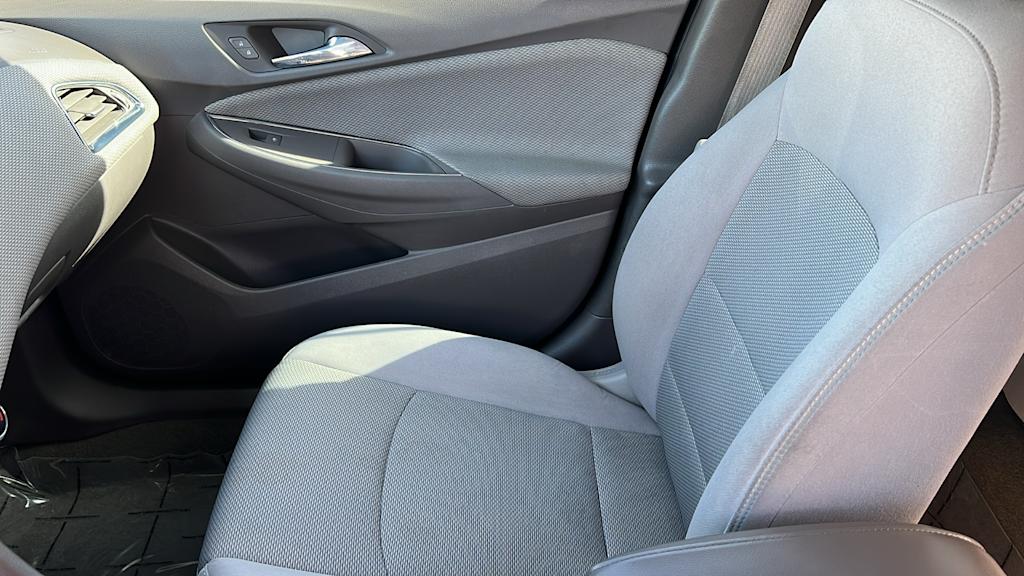 Thumbnail: 2018 Chevrolet Cruze - 11